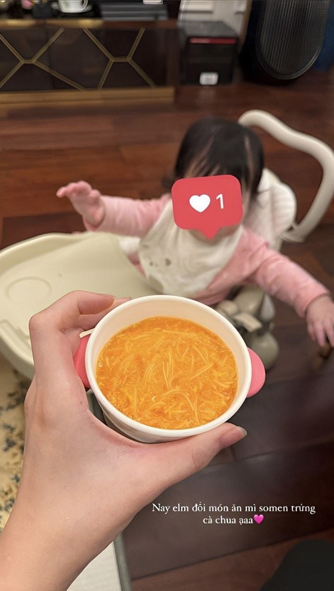 Đỗ Mỹ Linh nấu đĩa cơm 5 màu cháu nội Bầu Hiển vẫn chê, hờn dỗi nói: Ăn hay không là việc của con-2