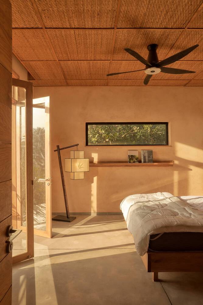 Ấn tượng mẫu nhà vườn có mái bằng vỏ trấu cách nhiệt-7