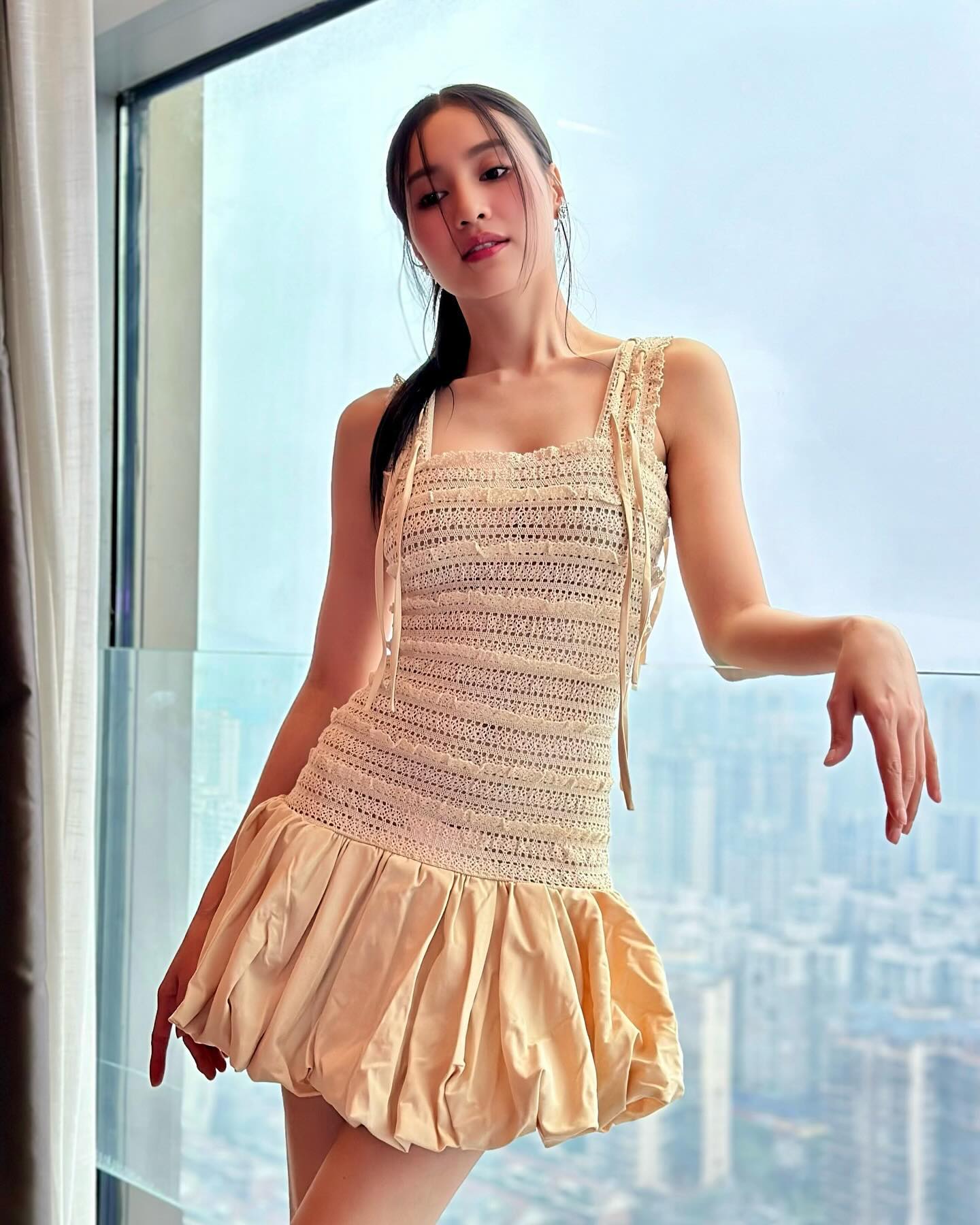 Trang phục màu trắng đang được các mỹ nhân Việt lăng xê trong mùa hè này-8