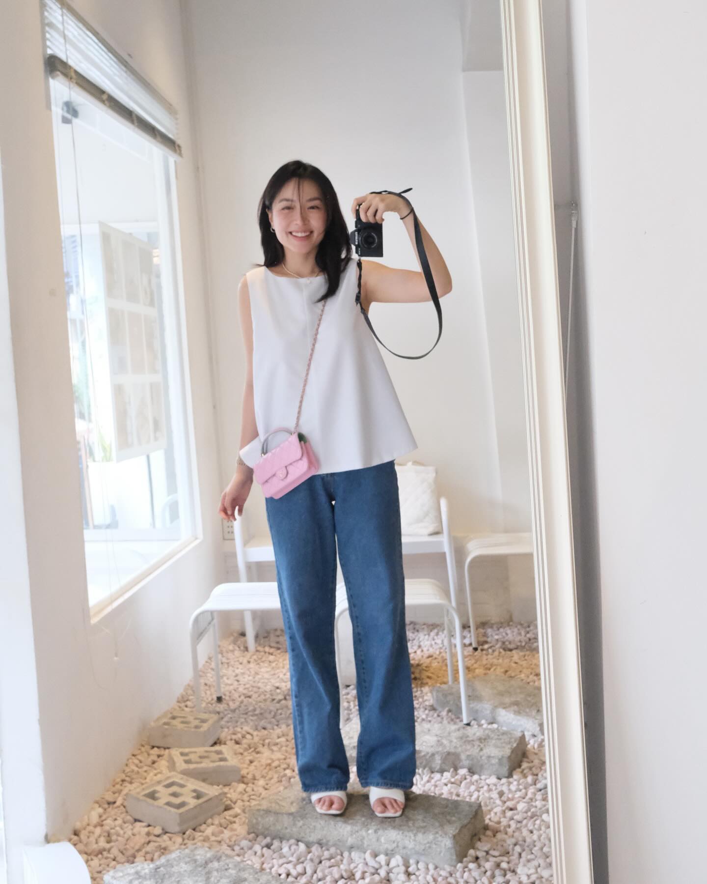 Trang phục màu trắng đang được các mỹ nhân Việt lăng xê trong mùa hè này-9