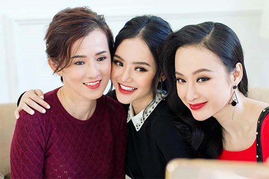 Angela Phương Trinh: Không có chuyện vì đến chùa mà tôi nợ nần tài chính