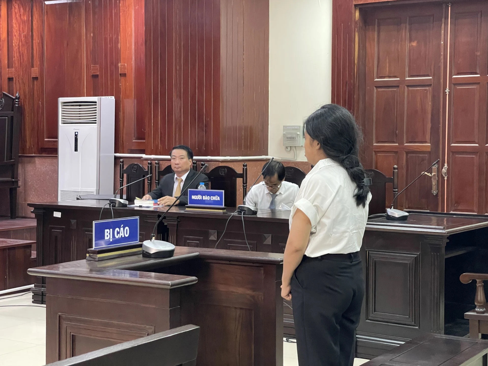 Nỗi day dứt của người mẹ trẻ 4 con-1