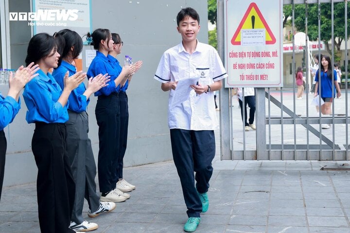 Đề tiếng Anh vào lớp 10 tăng độ khó, dự báo hiếm thí sinh đạt điểm tuyệt đối-1