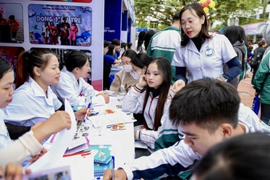 Lần đầu trường Đại học Y Hà Nội tuyển sinh bằng khối C, D