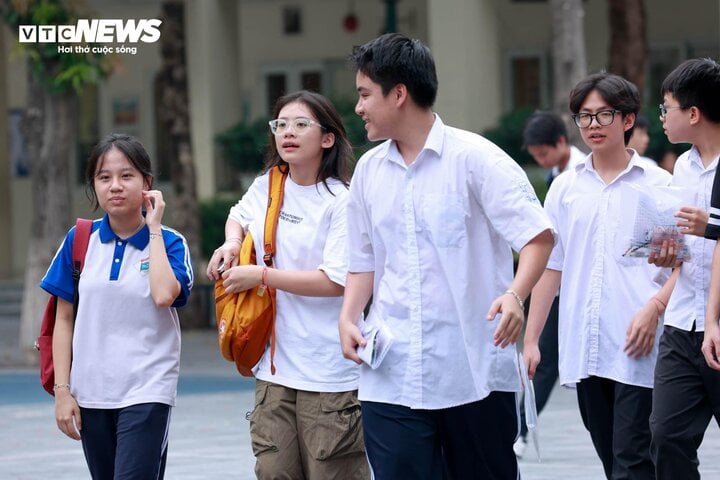 Gần 500 thí sinh bỏ thi môn Ngoại ngữ vào lớp 10 Hà Nội năm 2024-1