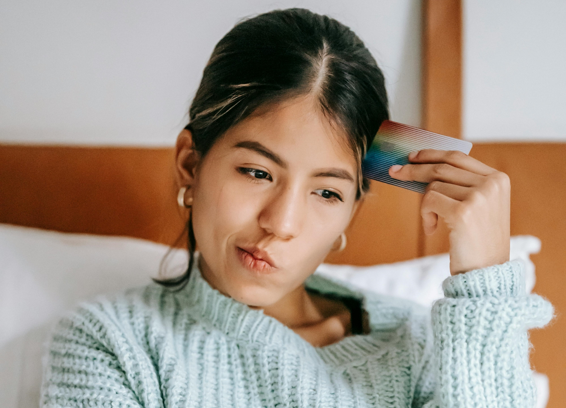 Phát hiện vợ xem trộm ví tiền, tôi bật cười khi biết lý do-1
