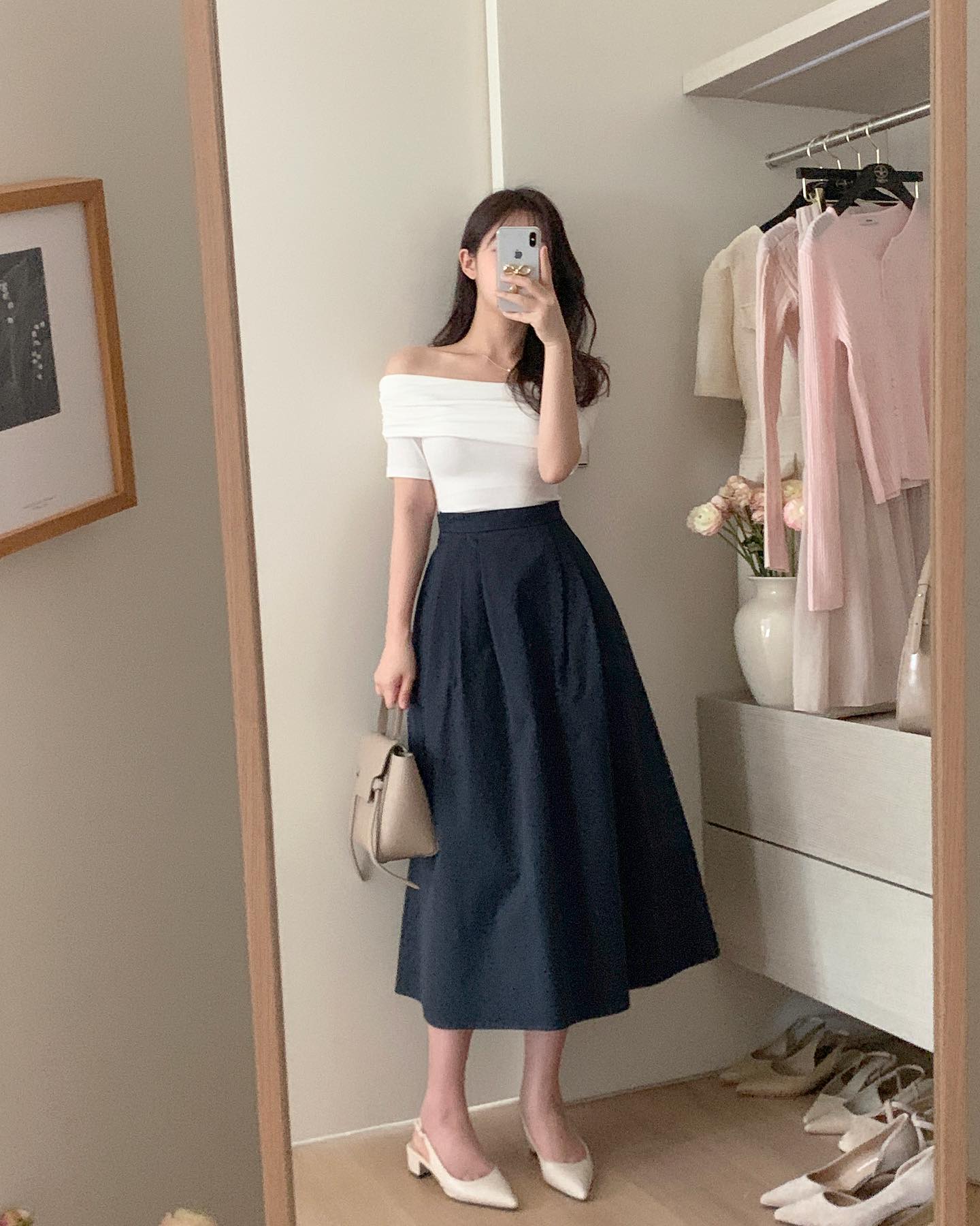 5 mẫu chân váy công sở chuẩn thanh lịch dành cho quý cô trên 40 tuổi-4