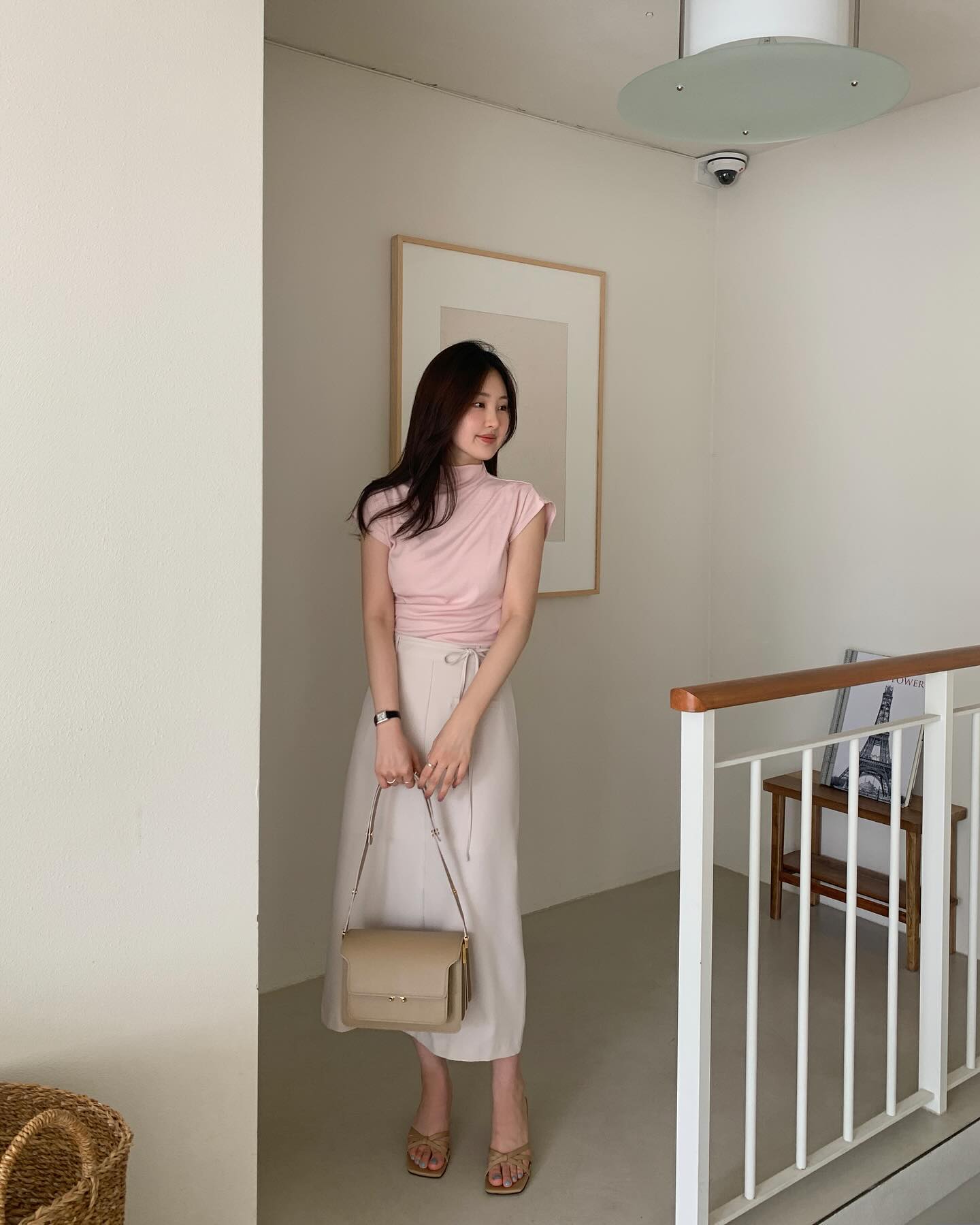 5 mẫu chân váy công sở chuẩn thanh lịch dành cho quý cô trên 40 tuổi-10