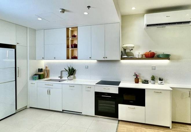 Vợ đạo diễn Người phán xử khoe căn bếp ngăn nắp và sạch thơm, Quỳnh Nga thấy mê cả người lẫn tủ-2