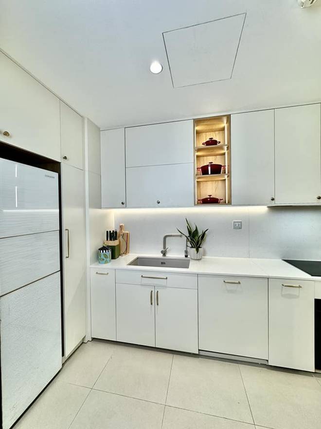 Vợ đạo diễn Người phán xử khoe căn bếp ngăn nắp và sạch thơm, Quỳnh Nga thấy mê cả người lẫn tủ-4