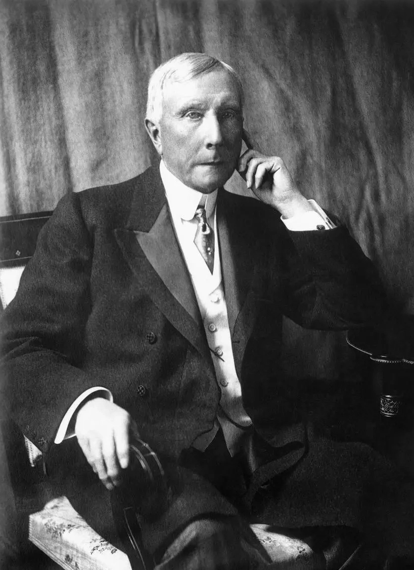 Tỷ phú Rockefeller nói thẳng: Đừng lúc nào cũng nói ‘thất bại là mẹ thành công’, nhớ rằng con lợn có thể trèo cây nếu được ngợi khen!-1
