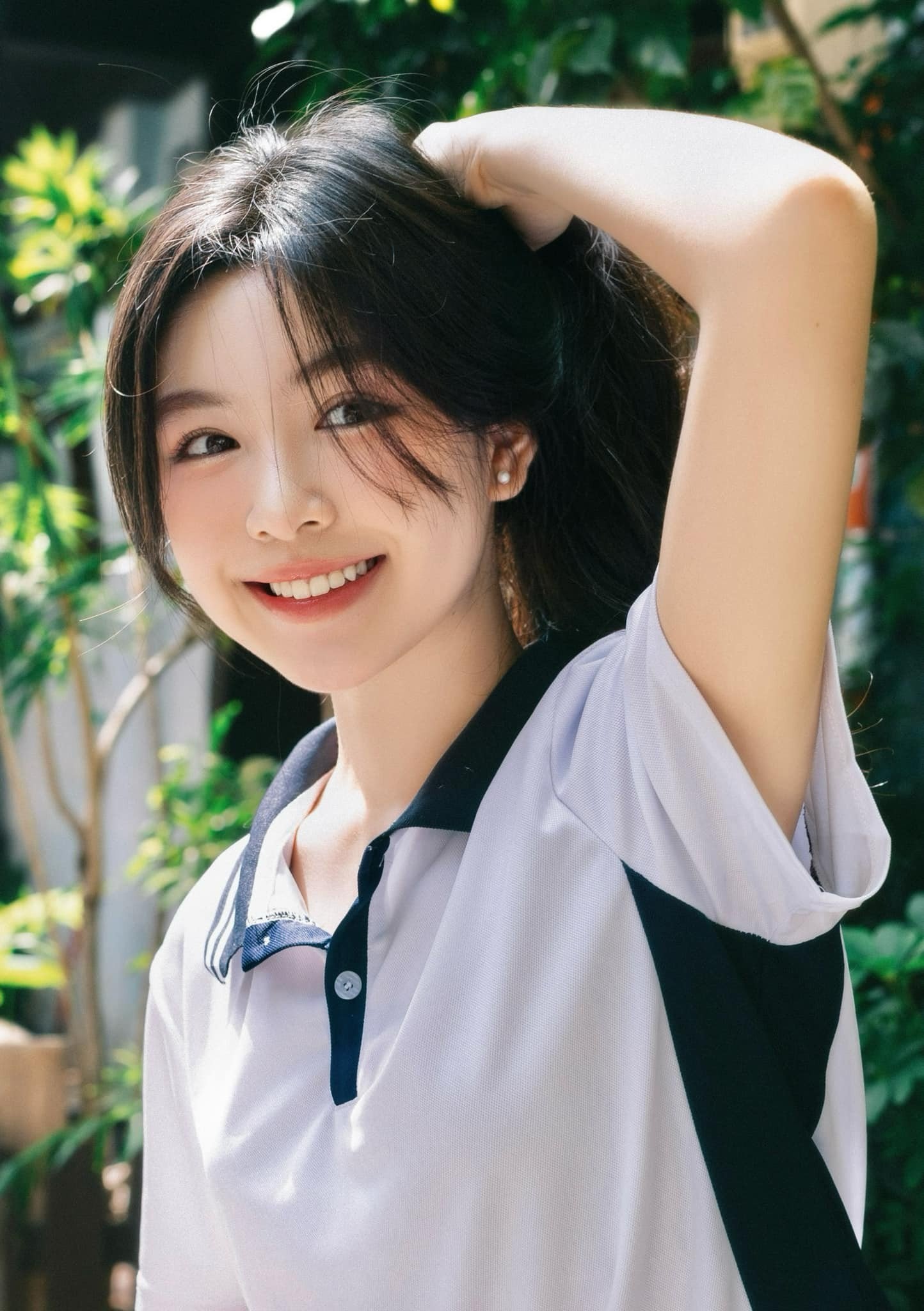 Con gái MC Quyền Linh không hổ danh nữ thần thanh xuân, diện đồng phục học sinh khiến nhiều người ngẩn ngơ-2