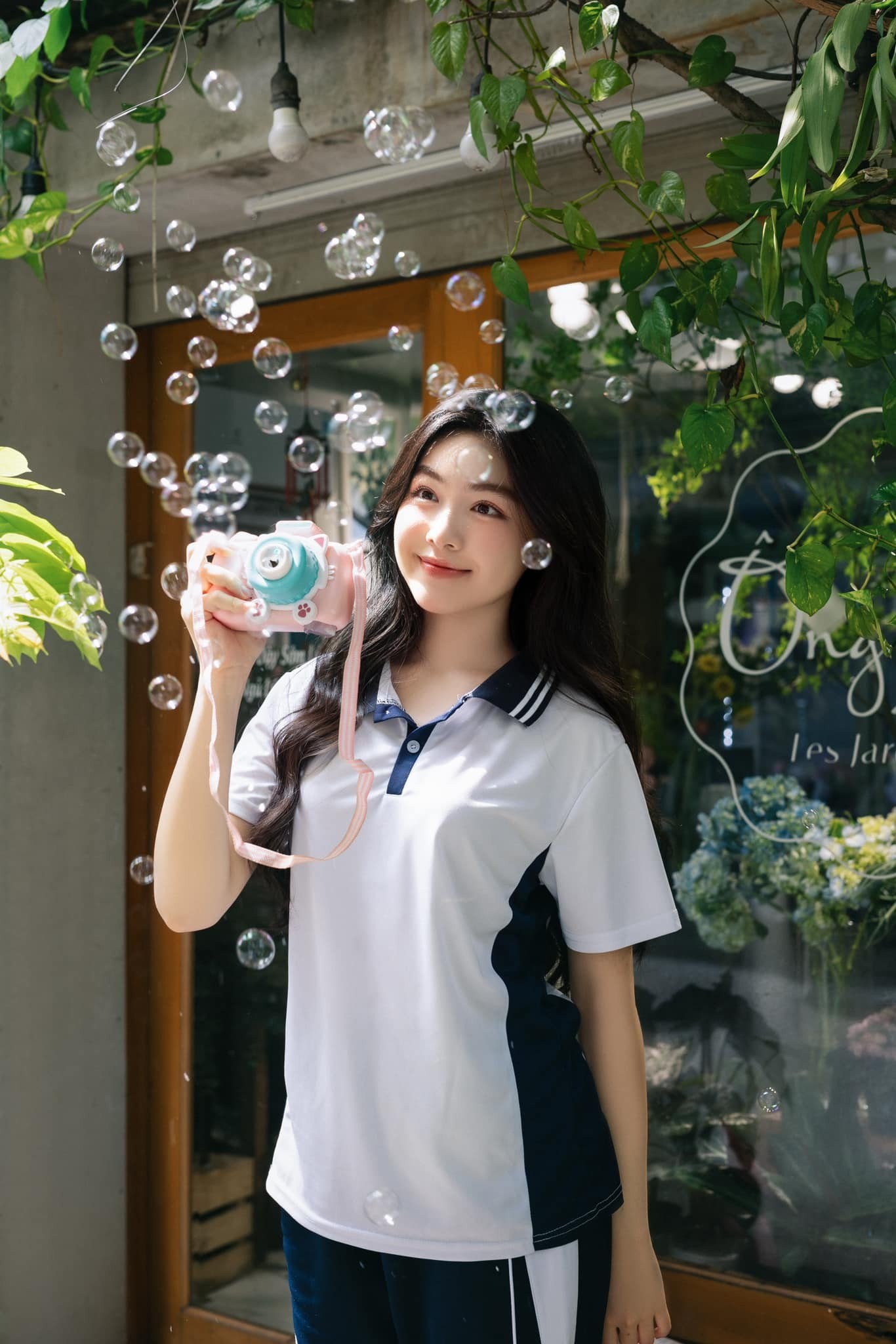 Con gái MC Quyền Linh không hổ danh nữ thần thanh xuân, diện đồng phục học sinh khiến nhiều người ngẩn ngơ-3