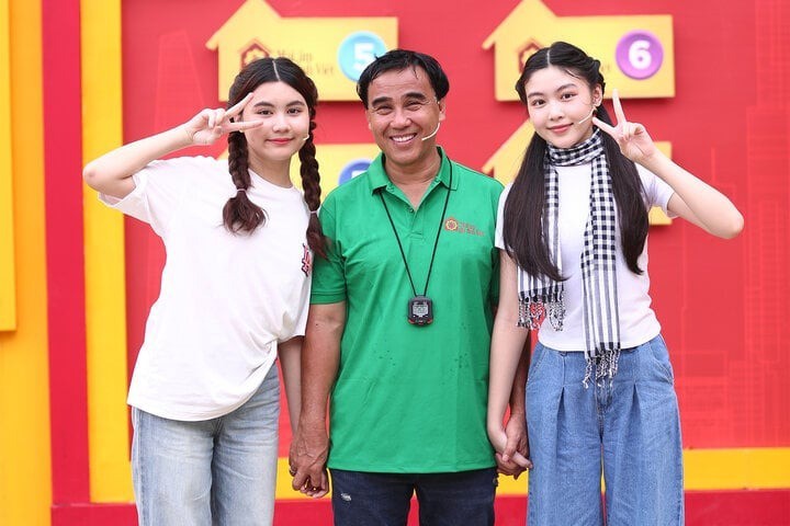 Con gái MC Quyền Linh không hổ danh nữ thần thanh xuân, diện đồng phục học sinh khiến nhiều người ngẩn ngơ-6