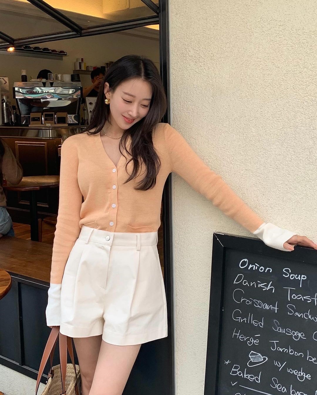 5 công thức diện quần short ưng mắt và trẻ trung trong mùa hè-10