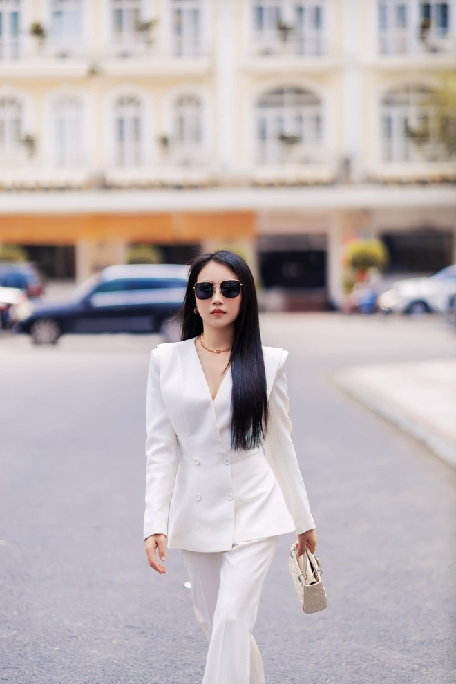 Cuộc sống của Huỳnh Hồng Loan sau 4 năm chia tay cầu thủ Tiến Linh-4