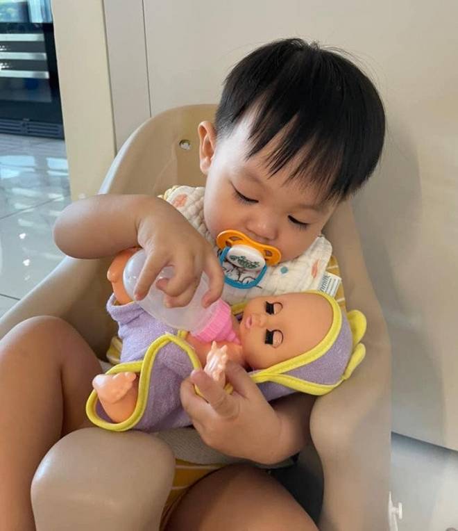 Con trai Cường Đôla mới sinh nhật 1 tuổi đã muốn có thêm em, phản ứng của Đàm Thu Trang gây chú ý-1
