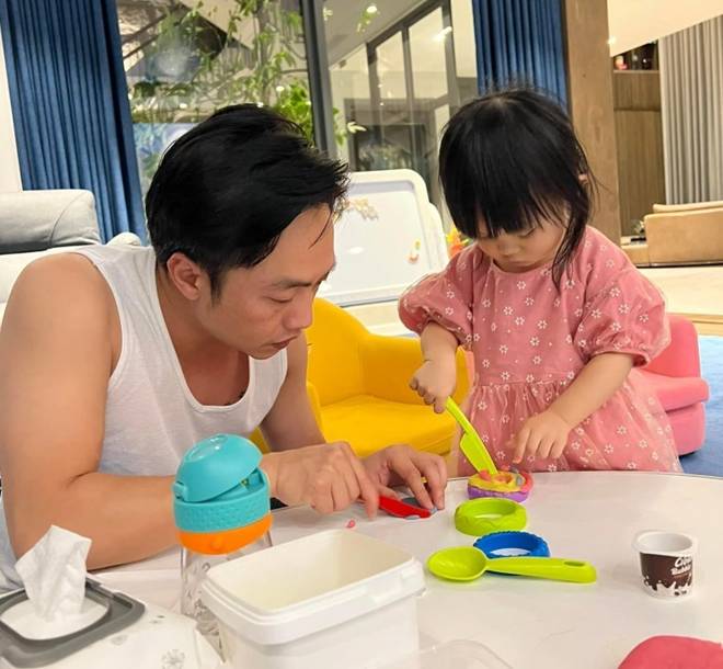 Con trai Cường Đôla mới sinh nhật 1 tuổi đã muốn có thêm em, phản ứng của Đàm Thu Trang gây chú ý-5