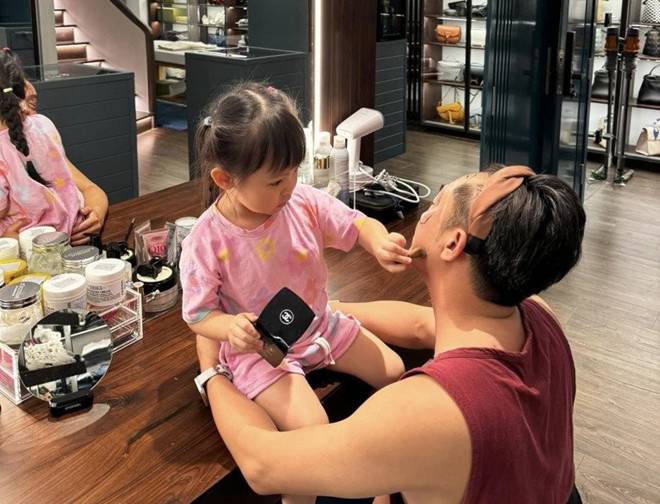 Con trai Cường Đôla mới sinh nhật 1 tuổi đã muốn có thêm em, phản ứng của Đàm Thu Trang gây chú ý-6