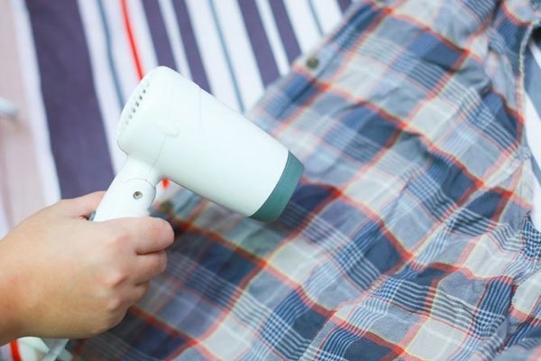 Mẹo làm phẳng quần áo chẳng cần bàn là: Cho vào một thiết bị giống máy giặt, 15 phút là xong-5
