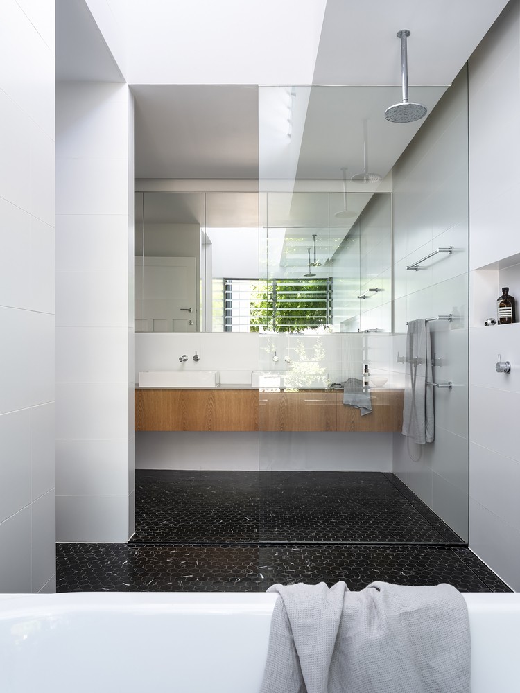 Vợ chồng trẻ cải tạo công trình đổ nát thành ngôi nhà mơ ước-9