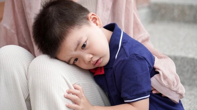 9 sai lầm của cha mẹ vô tình biến con thành đứa trẻ nhút nhát, yếu đuối-3