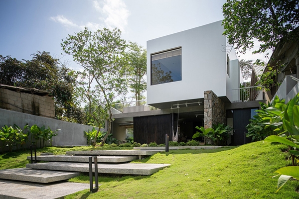 Ấn tượng nhà mái dốc hai lớp đẹp như tranh vẽ-17