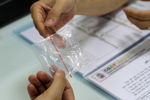 Hé lộ lý do bé trai giống bố nhưng xét nghiệm ADN không phải con ruột-1