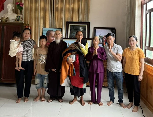 Hình ảnh về căn chòi nơi ông Thích Minh Tuệ ẩn tu-2