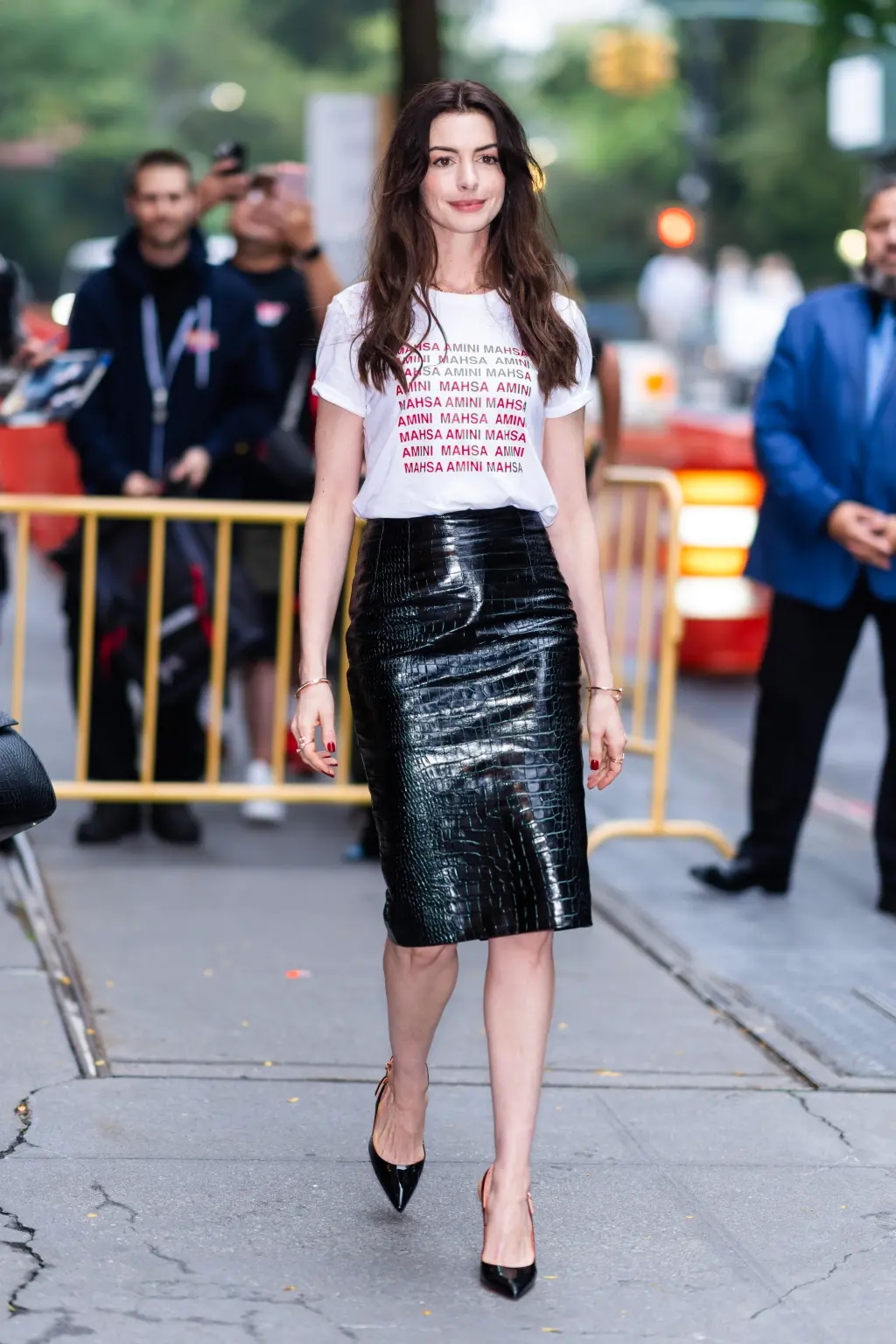 10 cách mặc áo thun chuẩn sành điệu dành cho quý cô trên 40 tuổi-8