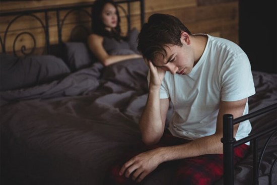 Vợ ngã ngửa khi gã chồng trưởng phòng tiết lộ bí mật trong đêm tân hôn