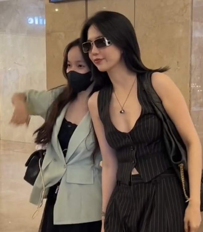 Vóc dáng hiện tại của Ngọc Trinh sau khi lộ khuyết điểm đáng báo động-6