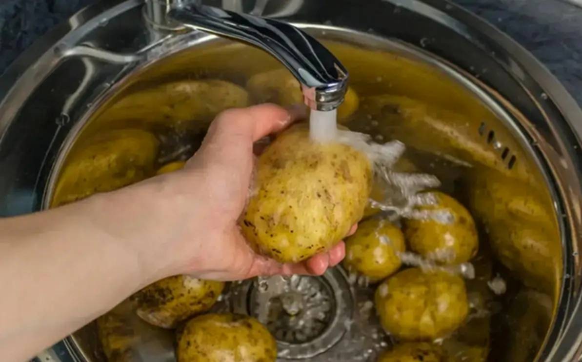 Mua khoai tây để trong bếp hãy làm theo cách này: Khoai để cả năm vẫn tươi ngon, không nảy mầm, thối rữa-3