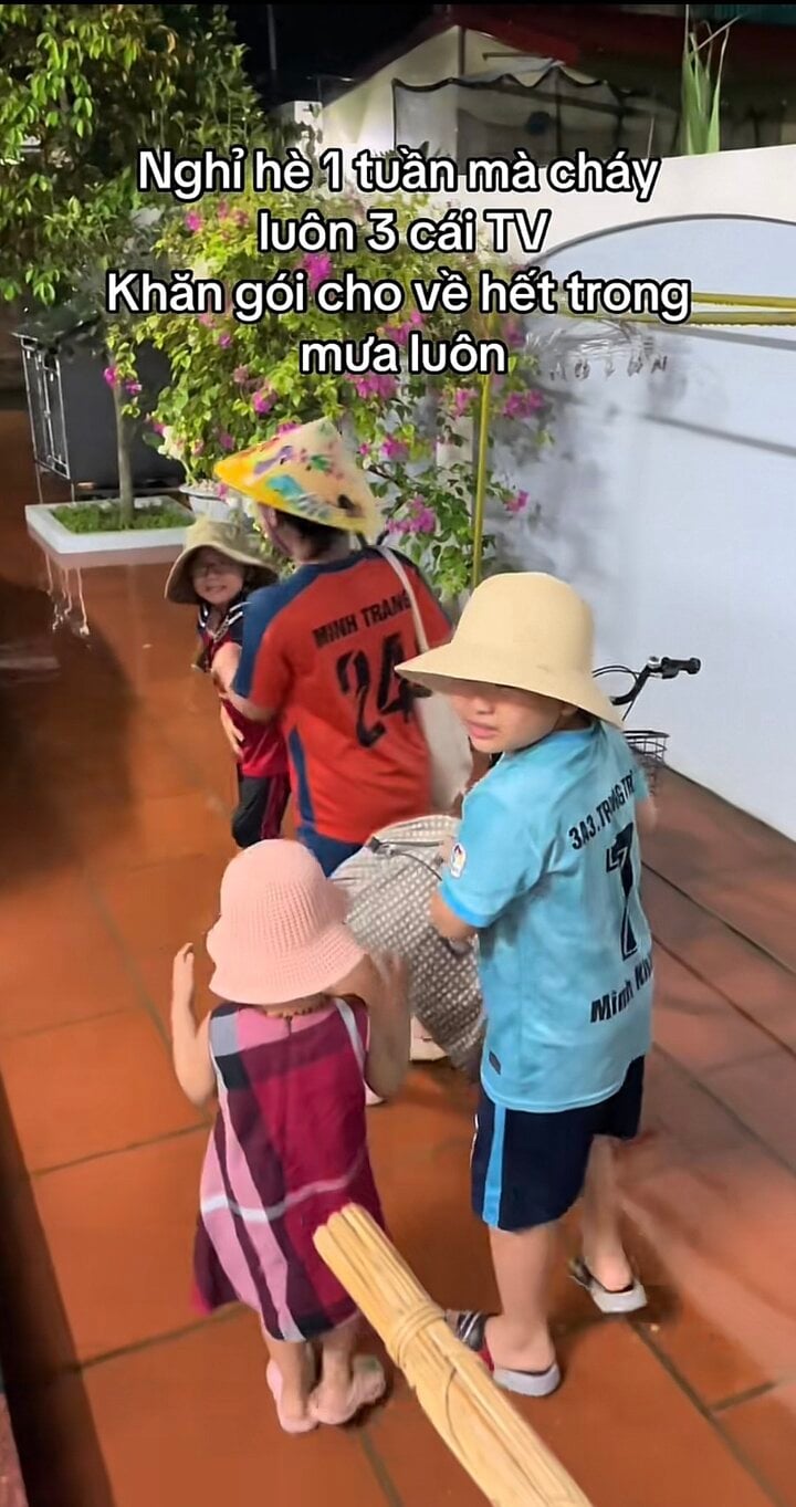 Cười bò khoảnh khắc ông bà trông cháu nghỉ hè hở ra là tìm khắp làng chưa thấy-9