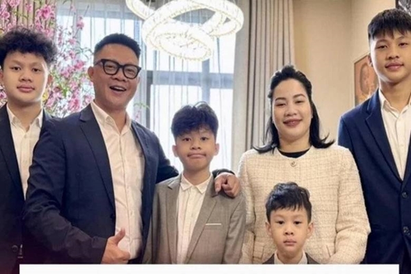 Cuộc sống hiện tại của BTV Thời sự Quang Minh được yêu thích nhất một thời sau 8 năm rời VTV-4