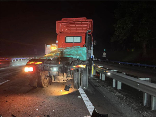 Tai nạn xe thảm khốc ở Malaysia khiến 3 phụ nữ người Việt thiệt mạng-2