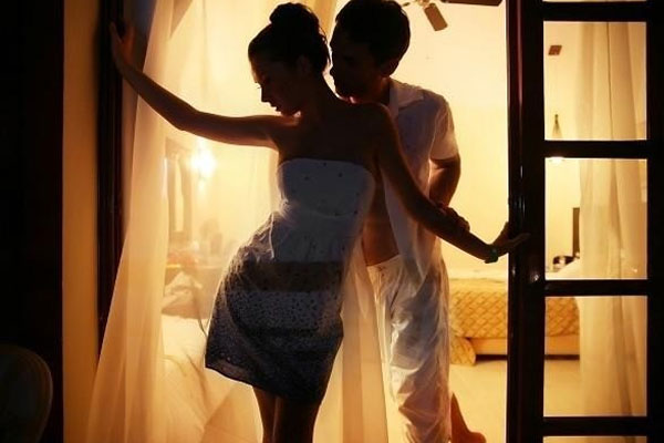 Bị chồng dửng dưng, người phụ nữ lao vào cuộc tình với đồng nghiệp-1