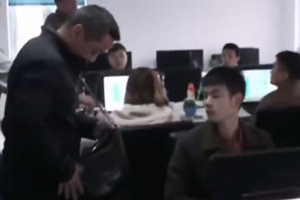 Theo dõi người đàn ông tốt nghiệp trung cấp dạy kinh doanh, cảnh sát chi 3 triệu đăng ký theo học, triệt phá đường dây lừa đảo tinh vi 175 tỷ đồng-5