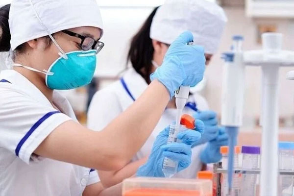 Cháu không cho xoa đầu, ông nghi ngờ đi làm ADN và chết lặng khi biết sự thật-1