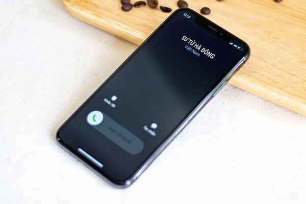 Các ông chồng Việt lưu tên vợ là gì trong điện thoại?-1