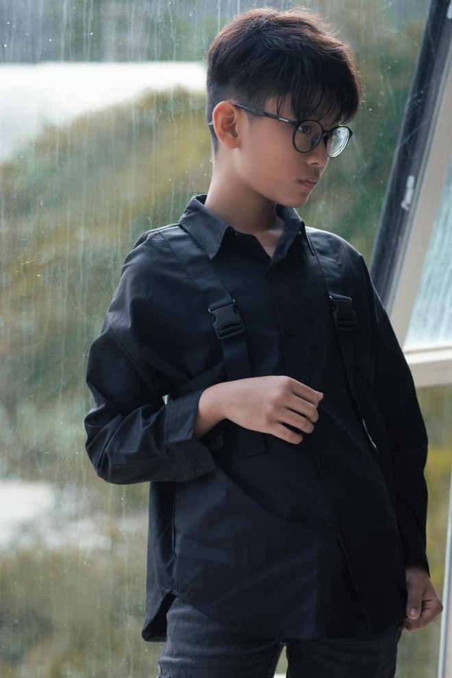 Quý tử nhà sao Việt sinh ra ở vạch đích: 13 tuổi đã có dinh thự 200 tỷ, học trường đắt đỏ, diện mạo dậy thì gây bất ngờ-12