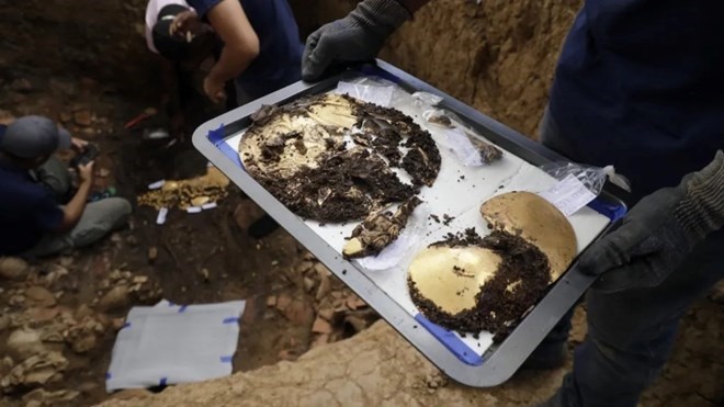 Clip: Cận cảnh ngôi mộ cổ 1.200 năm chứa đầy vàng được khai quật-4