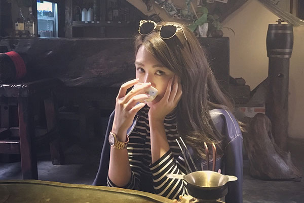 Tôi 55 tuổi, lương hưu 13 triệu đồng/tháng, mua một căn nhà dưỡng lão ở quê để mẹ đến ở: Vợ chồng anh trai chuyển đến, họ như chủ nhà, xem tôi là ‘khách’-2