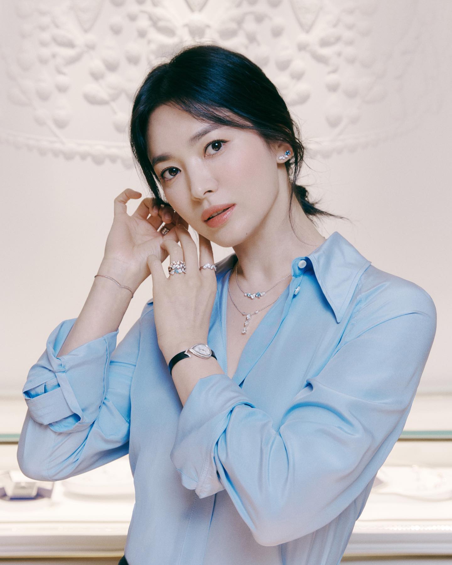 Tham khảo Song Hye Kyo 4 cách buộc tóc sang trọng dành cho phụ nữ trên 40 tuổi-5