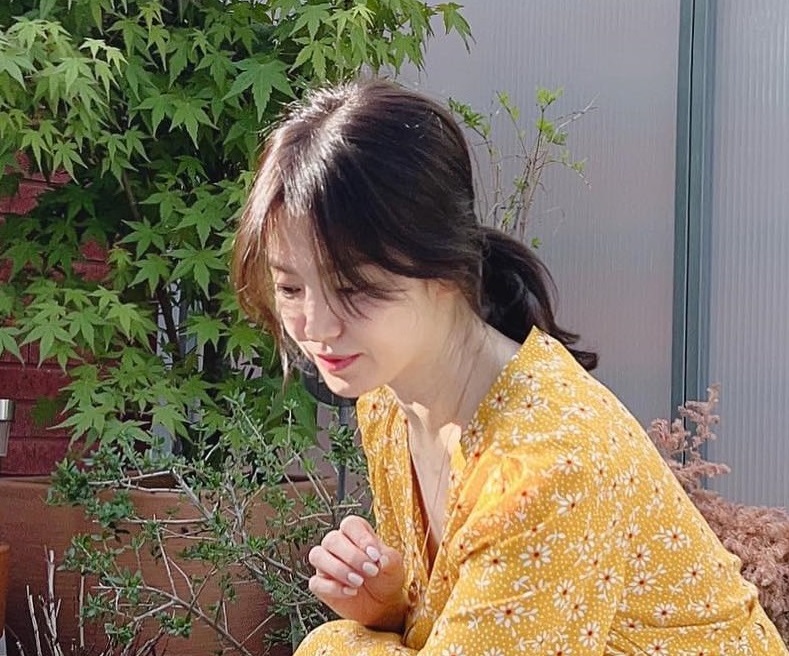 Tham khảo Song Hye Kyo 4 cách buộc tóc sang trọng dành cho phụ nữ trên 40 tuổi-8