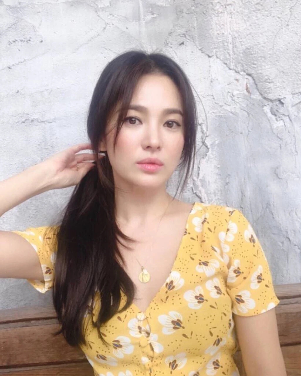 Tham khảo Song Hye Kyo 4 cách buộc tóc sang trọng dành cho phụ nữ trên 40 tuổi-9