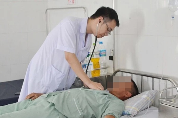 Nam sinh 21 tuổi phải lọc máu cấp cứu do thận hư: Bác sĩ thốt lên sức chịu đựng phi thường-3