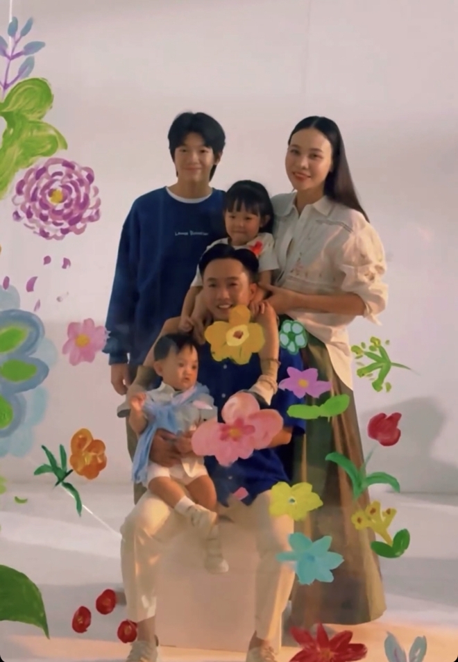 Cường Đô La khoe khung ảnh cả gia đình, Subeo tiếp tục giật spotlight khi cao gần 1,8m-6