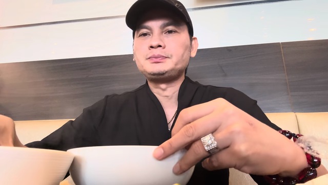 NSƯT Kim Tiểu Long lên tiếng tin đồn ly hôn, nói lý do không xuất hiện cùng vợ hai-1