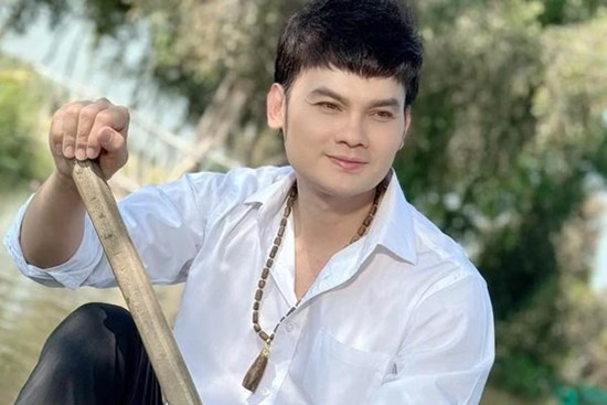 NSƯT Kim Tiểu Long lên tiếng tin đồn ly hôn, nói lý do không xuất hiện cùng vợ hai